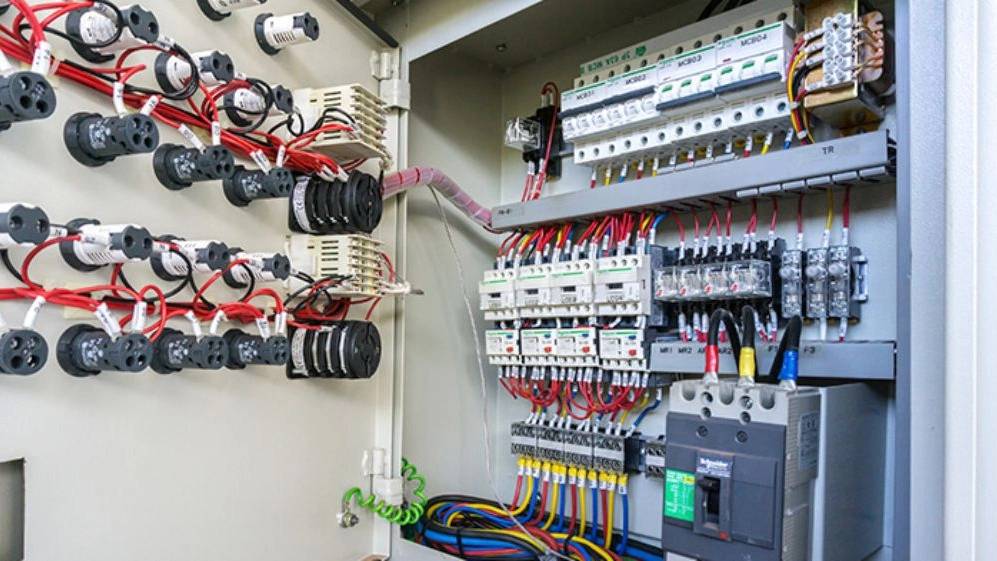 تعمیر تابلو برق صنعتی